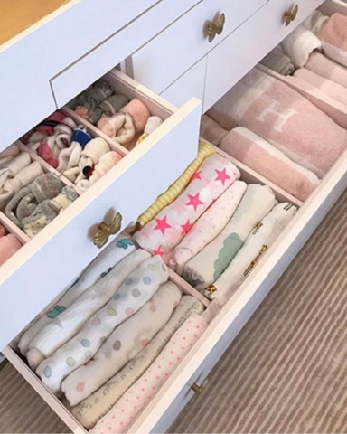 Os Melhores Acessórios para Organizar Gavetas de Roupas Infantis