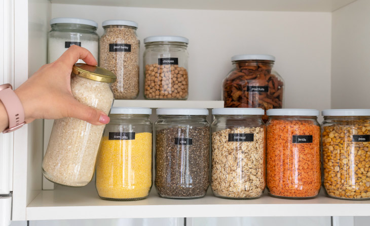 Soluções Criativas para Espaço Vertical em Armários