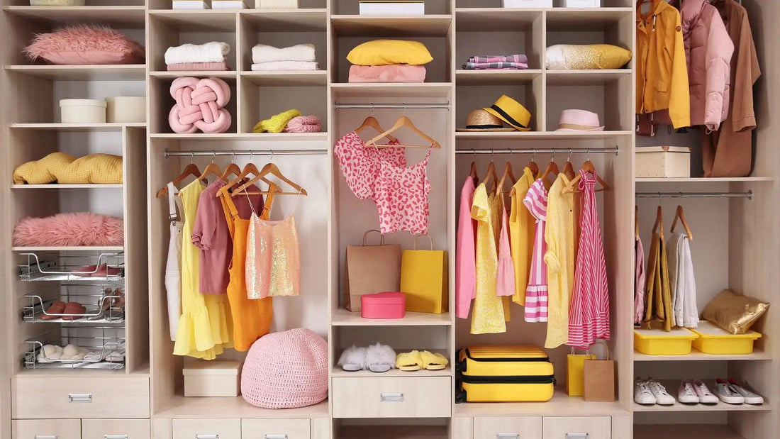 como organizar o armário de roupas de inverno de bebê