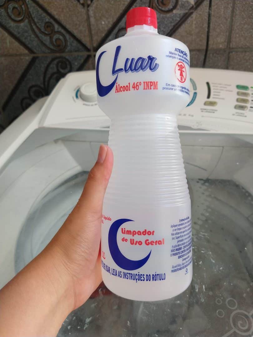 Como Evitar Manchas de Água Sanitária nas Suas Roupas