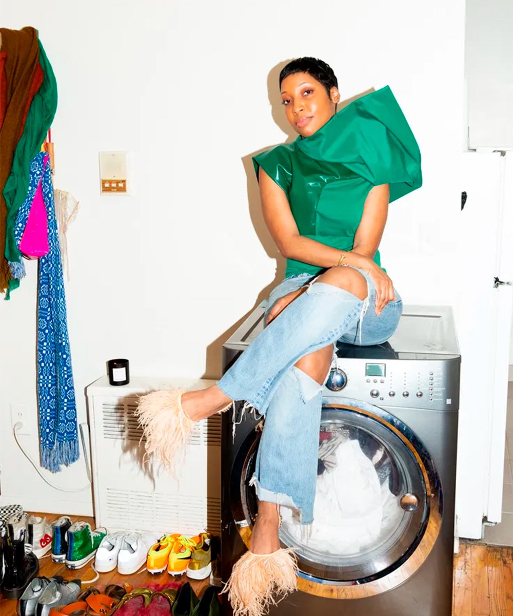 5 ideias de títulos:
1. Guia Completo: Como Remover Manchas de Maquiagem de Todos os Tipos de Tecido
2. Segredos Revelados: Métodos Caseiros Infalíveis para Tirar Maquiagem da Roupa
3. Manchas de Base e Batom: Soluções Rápidas e Eficazes para Roupas
4. Dicas de Ouro: Como Evitar e Remover Manchas de Maquiagem sem Danificar as Roupas
5. Maquiagem na Roupa? Descubra Como Resolver o Problema em Minutos