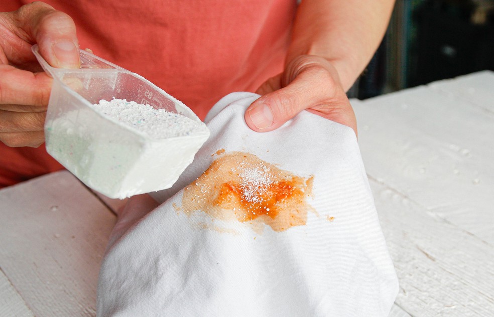 Soluções Caseiras Eficazes para Manchas Comuns