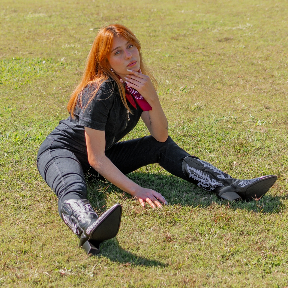 Como usar bota country feminina com jeans (skinny, shorts, modelagem larga)
