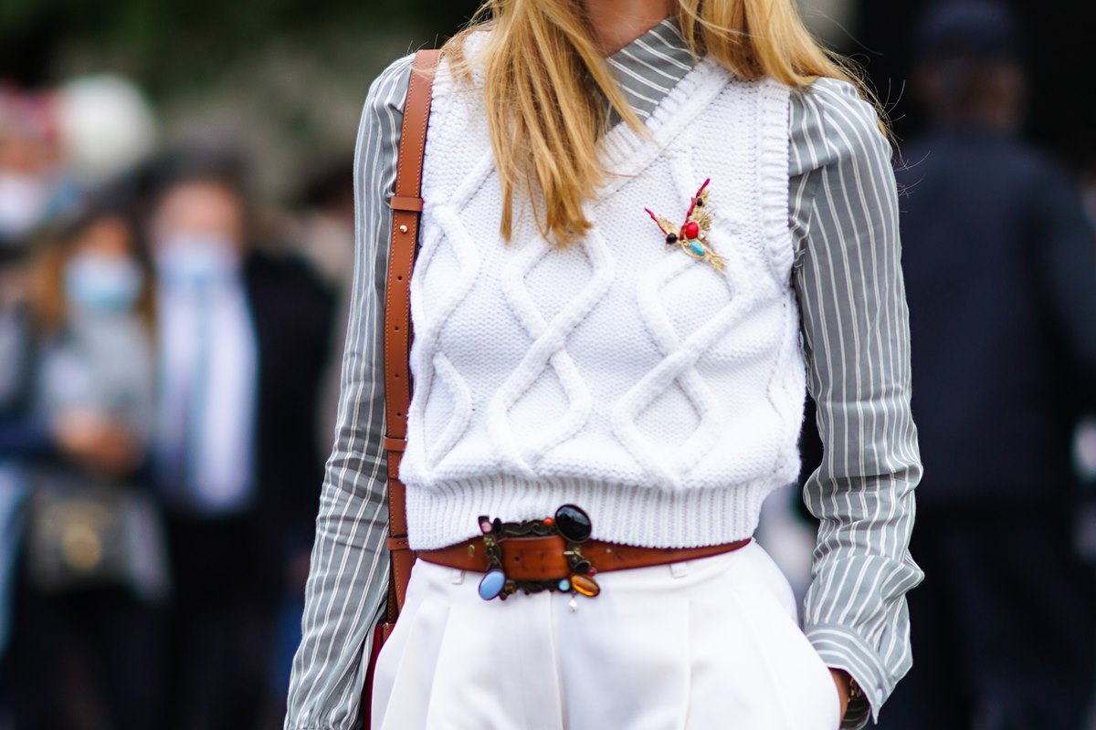 Desvendando o Colete de Tricô Cropped vs. Oversized: Qual Escolher?