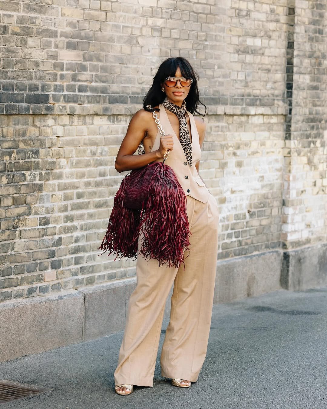 Tutoriais em Vídeo: Aprenda a Usar Lenços Facilmente