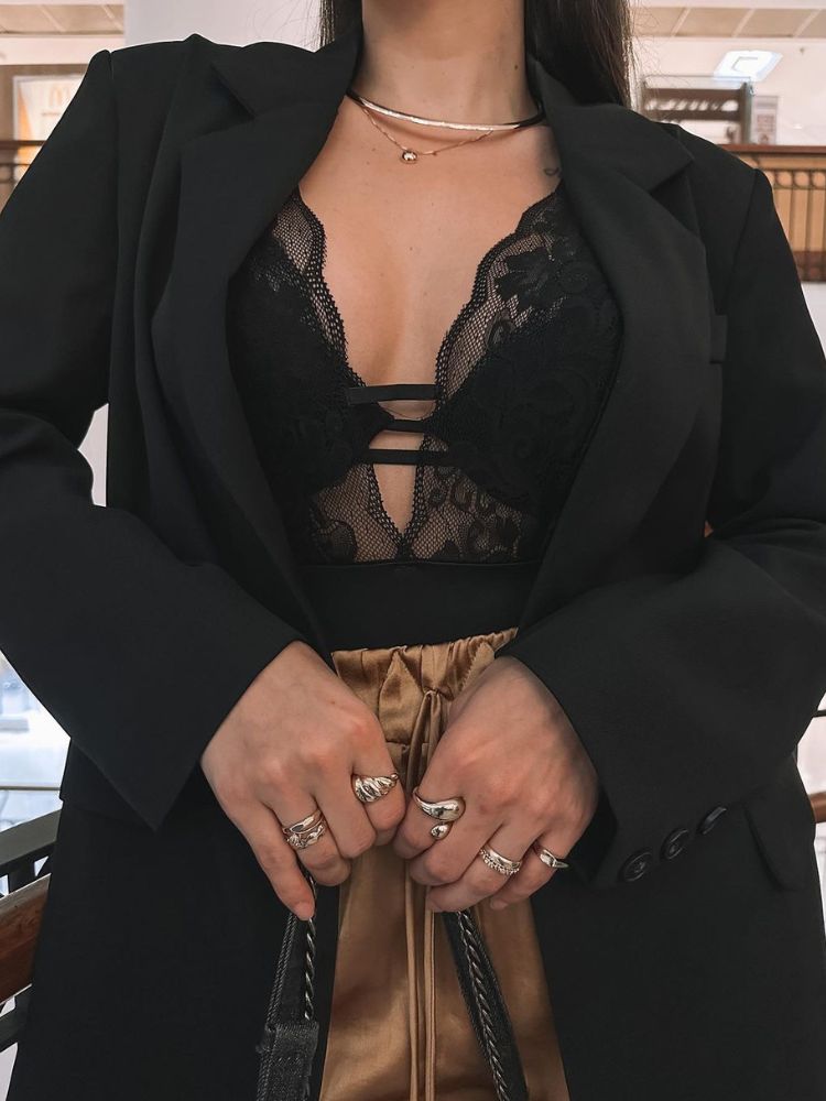 Corset: Do visual vitoriano ao urbano moderno