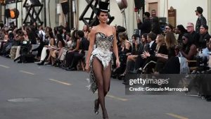 Corset: Do visual vitoriano ao urbano moderno