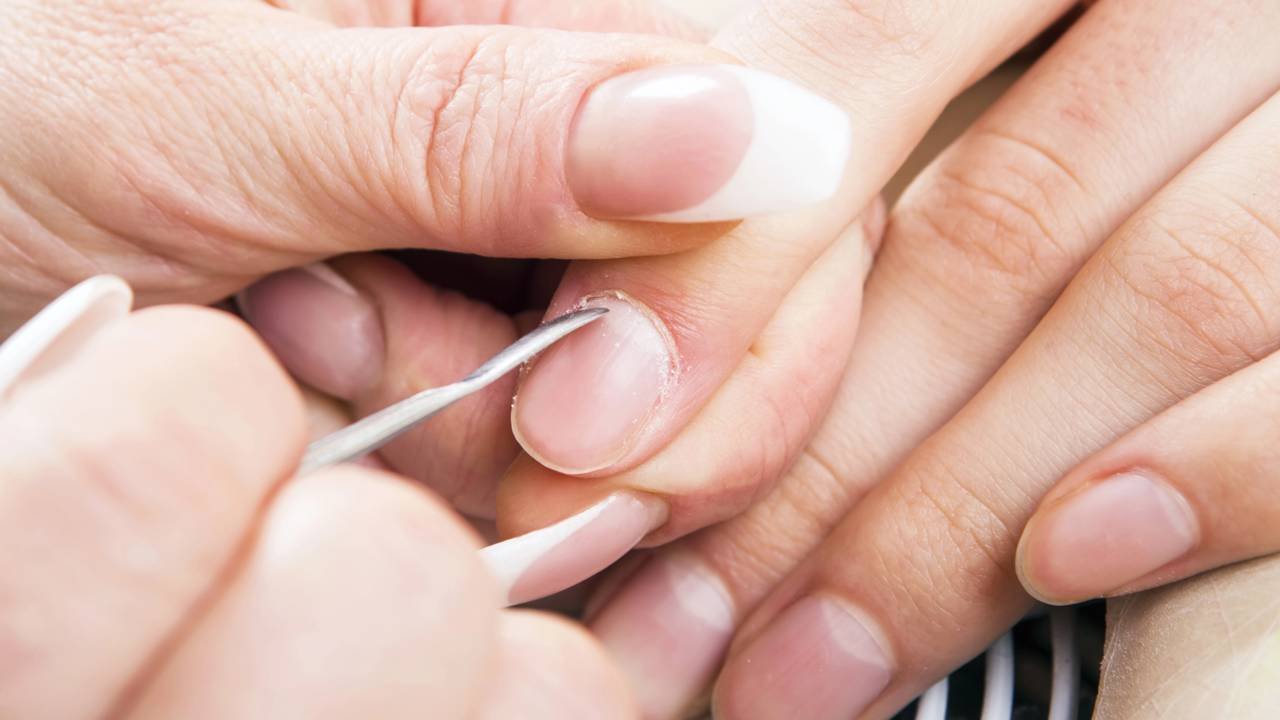 O Perigo de Tirar Cutículas com Alicate: Alternativas Saudáveis