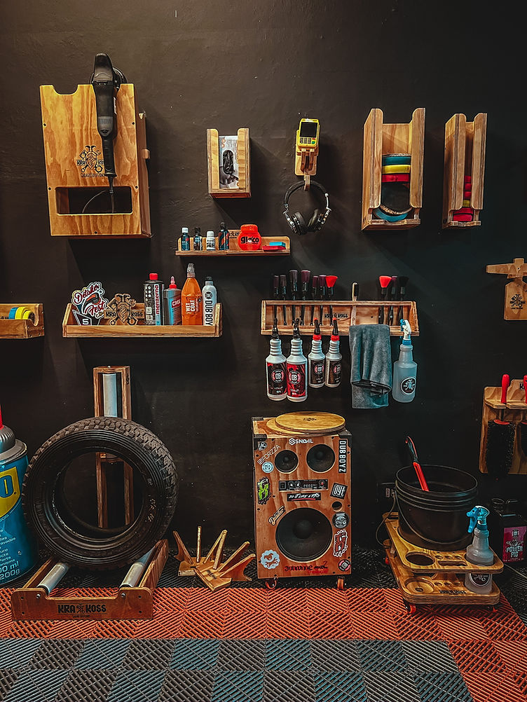 Como Criar uma Garagem Temática de Carros Clássicos