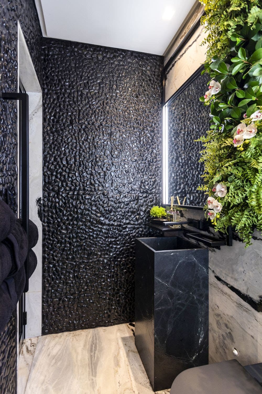 Cores e Estilos: Como Harmonizar Seixos com a Decoração do Seu Banheiro