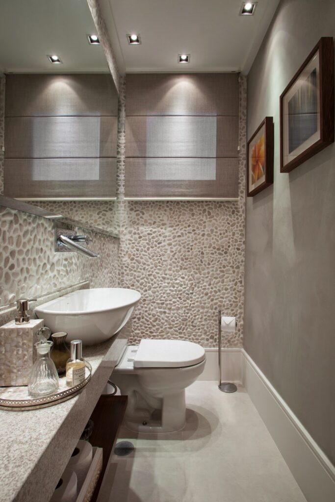 decoração de banheiro com seixos