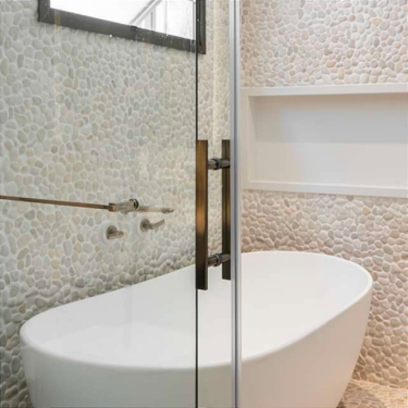 Guia Completo de Manutenção para Banheiros com Seixos Naturais