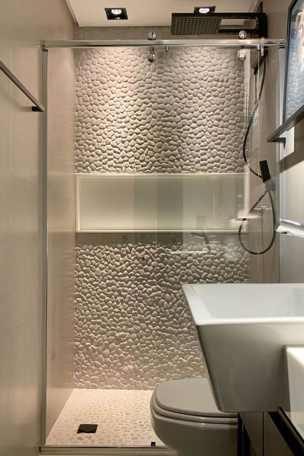 Transforme Seu Lavabo: Ideias Criativas com Seixos Decorativos