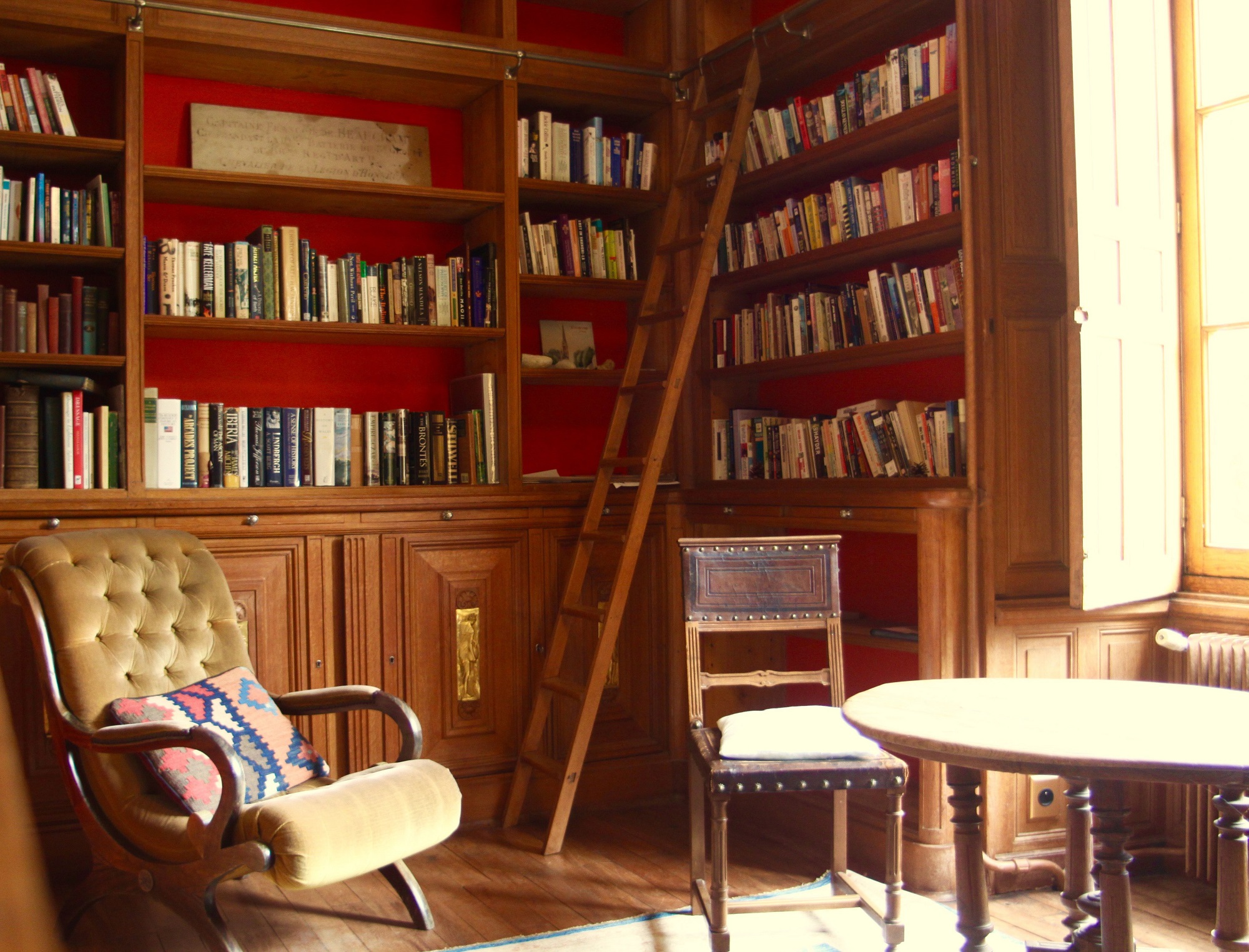 biblioteca em casa pequena