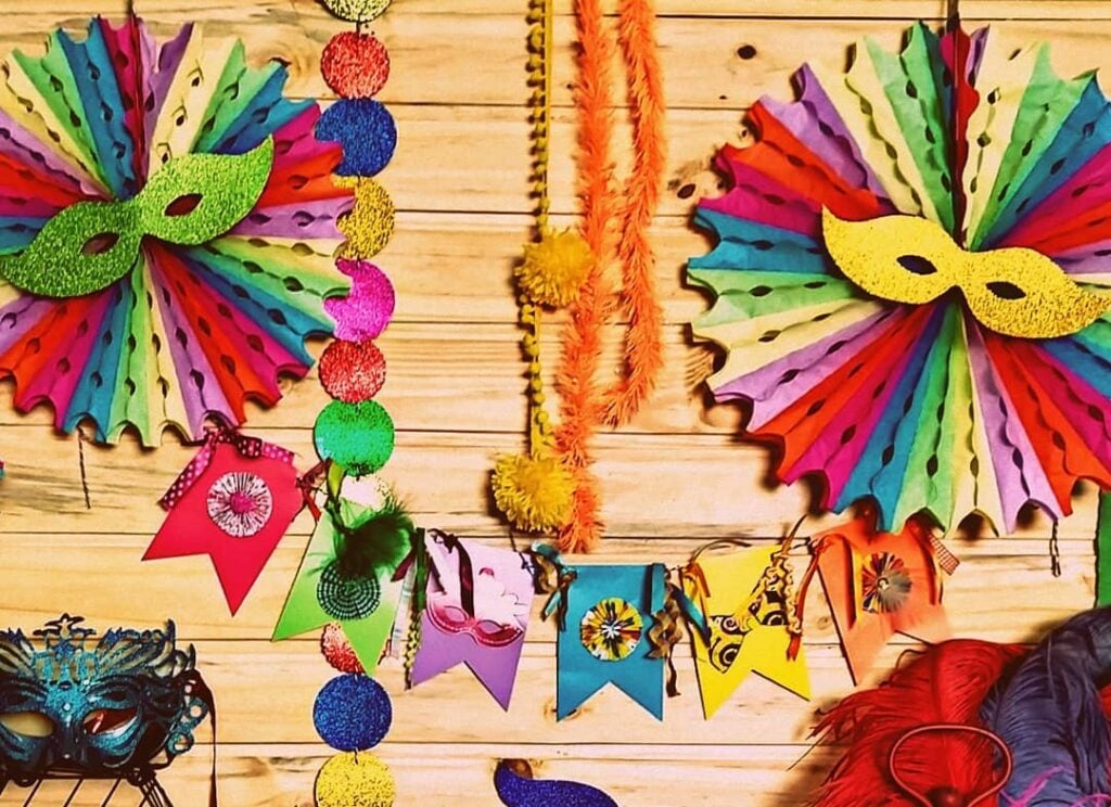 papel crepom vs papel seda para decoração de festa