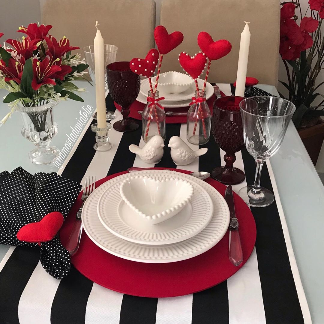 decoração de mesa para jantar romântico