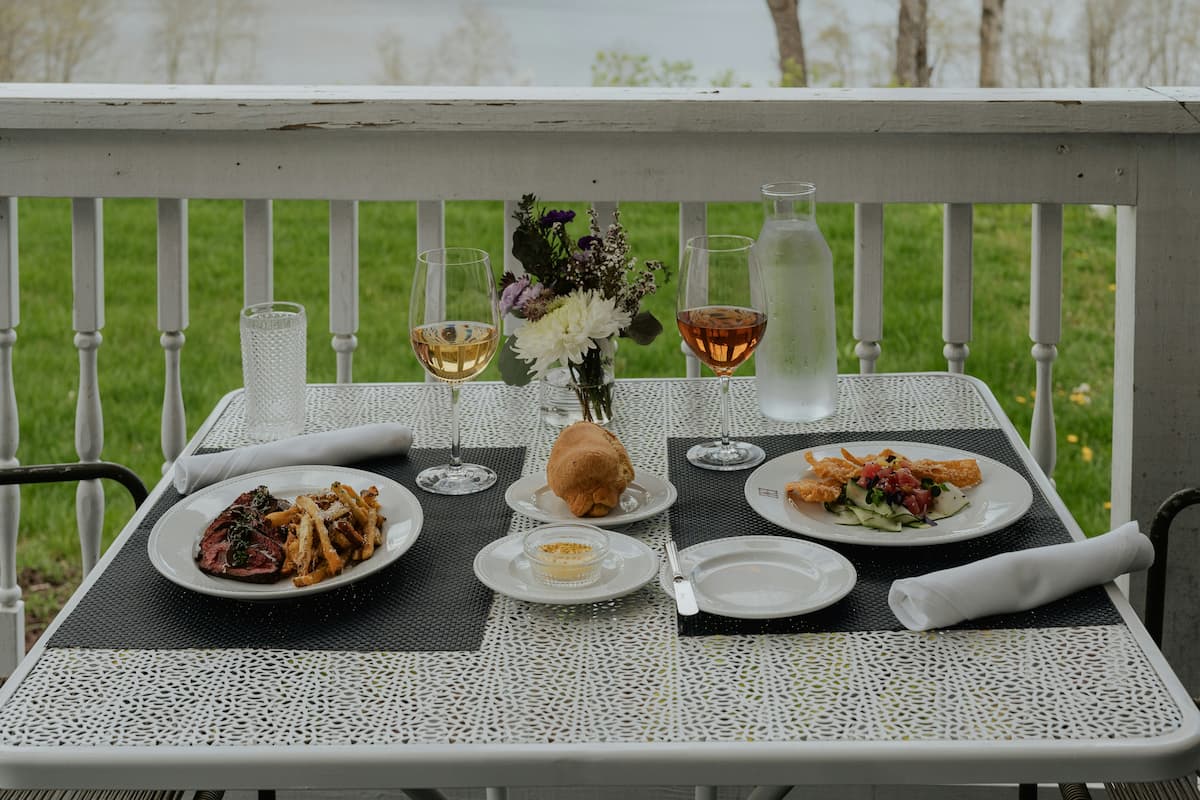 decoração de mesa para jantar romântico