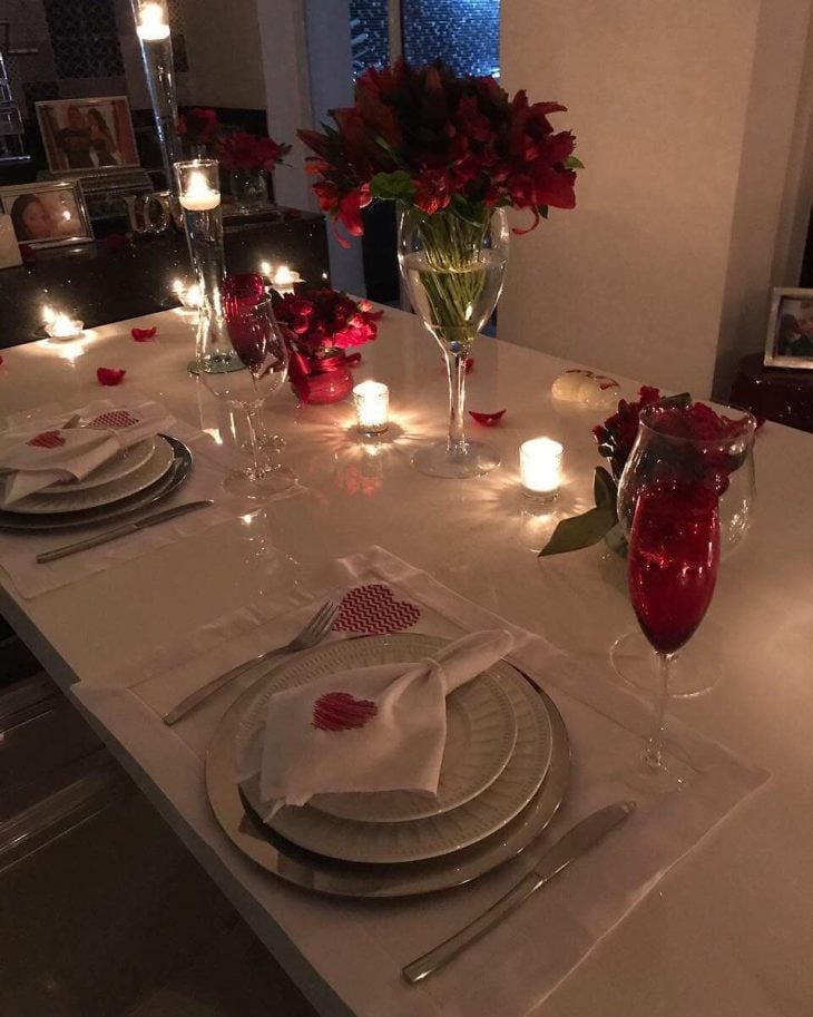 erros comuns ao decorar mesa jantar romântico