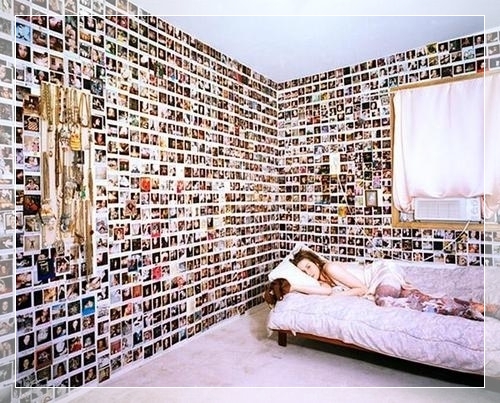 como organizar fotos polaroid na parede