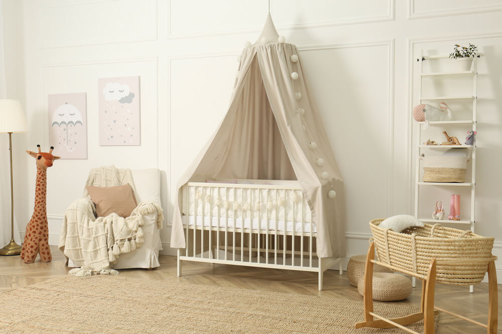 Escandinavo e Montessoriano
4. A Importância da Paleta de Cores no Quarto do Bebê
5. Elementos Essenciais para um Quarto de Bebê Aconchegante e Funcional