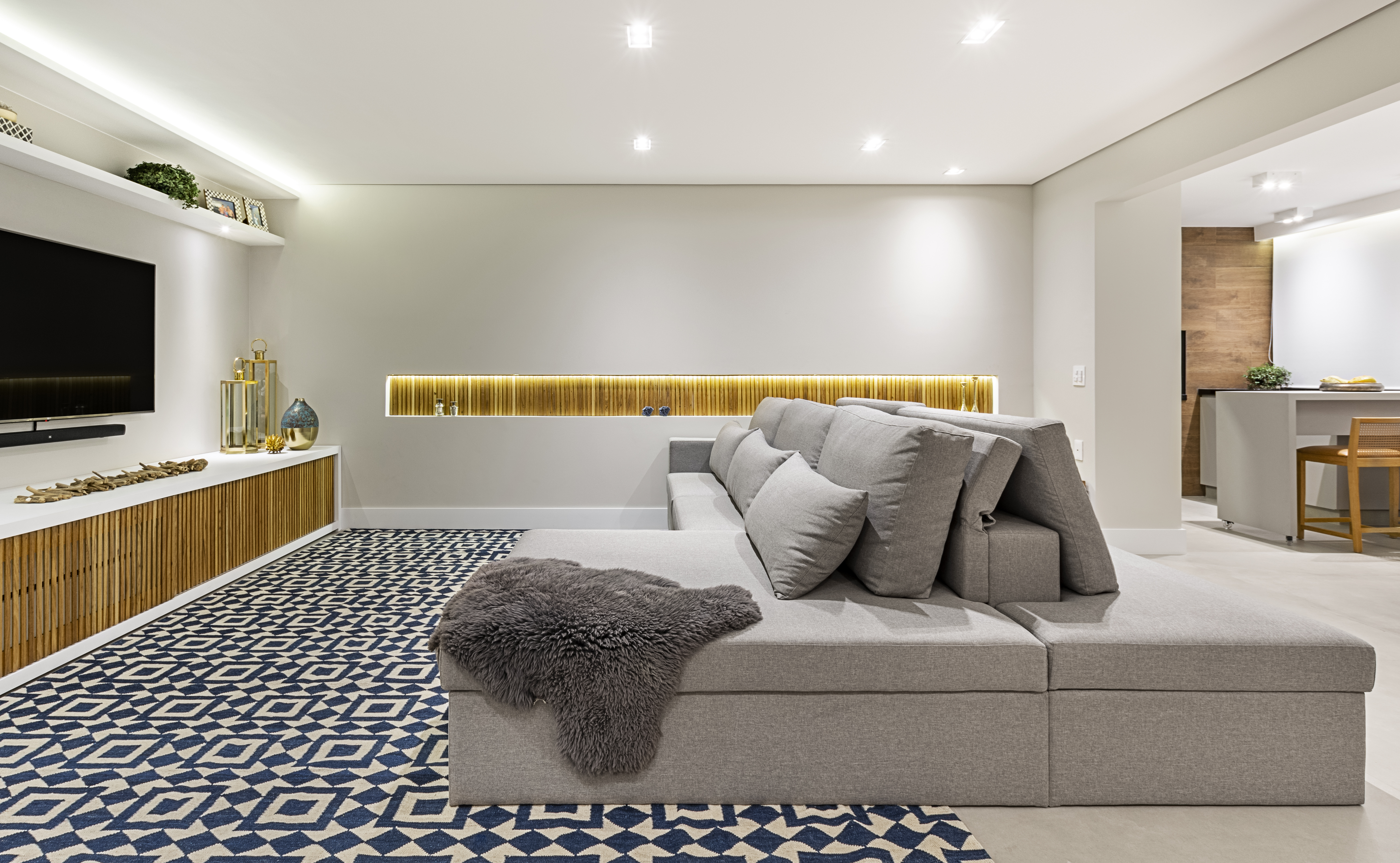 Manutenção e Cuidados: Como Limpar seu Tapete Geométrico e Aumentar sua Vida Útil