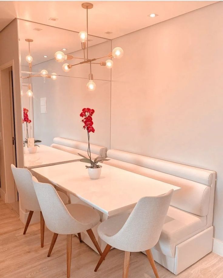 sala de jantar pequena e moderna
