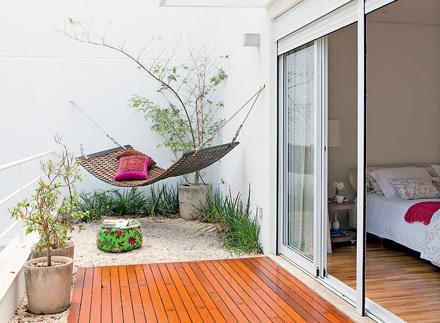 Transforme Sua Varanda: Ideias Criativas de Decoração com Redes e Plantas