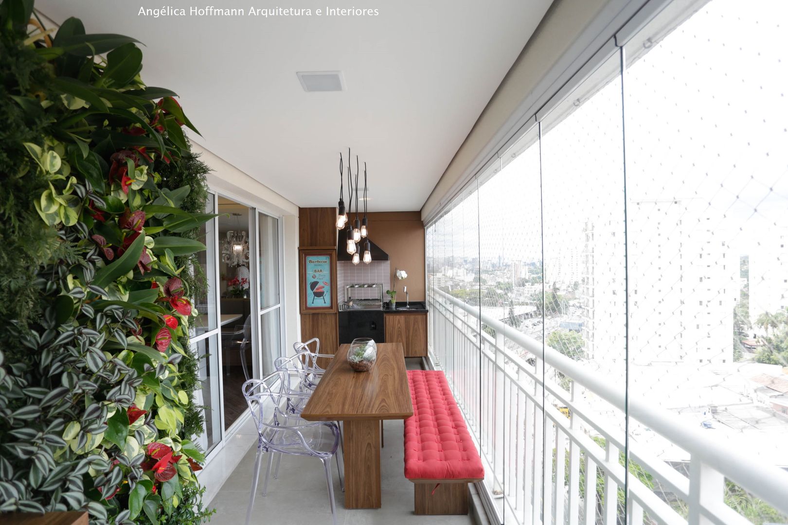 Guia Completo de Jardins Verticais para Varandas Pequenas