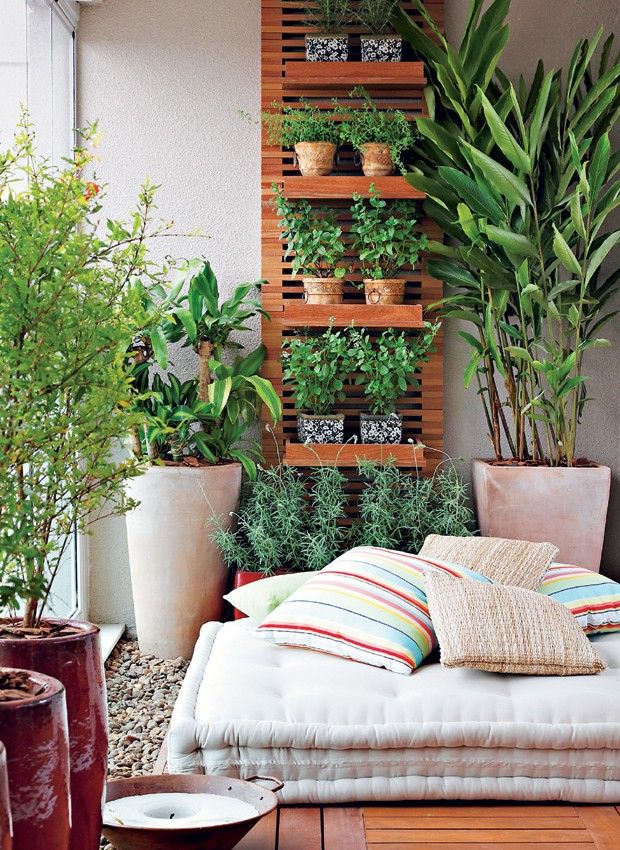 Decoração Zen para Varandas Pequenas: Plantas e Acessórios