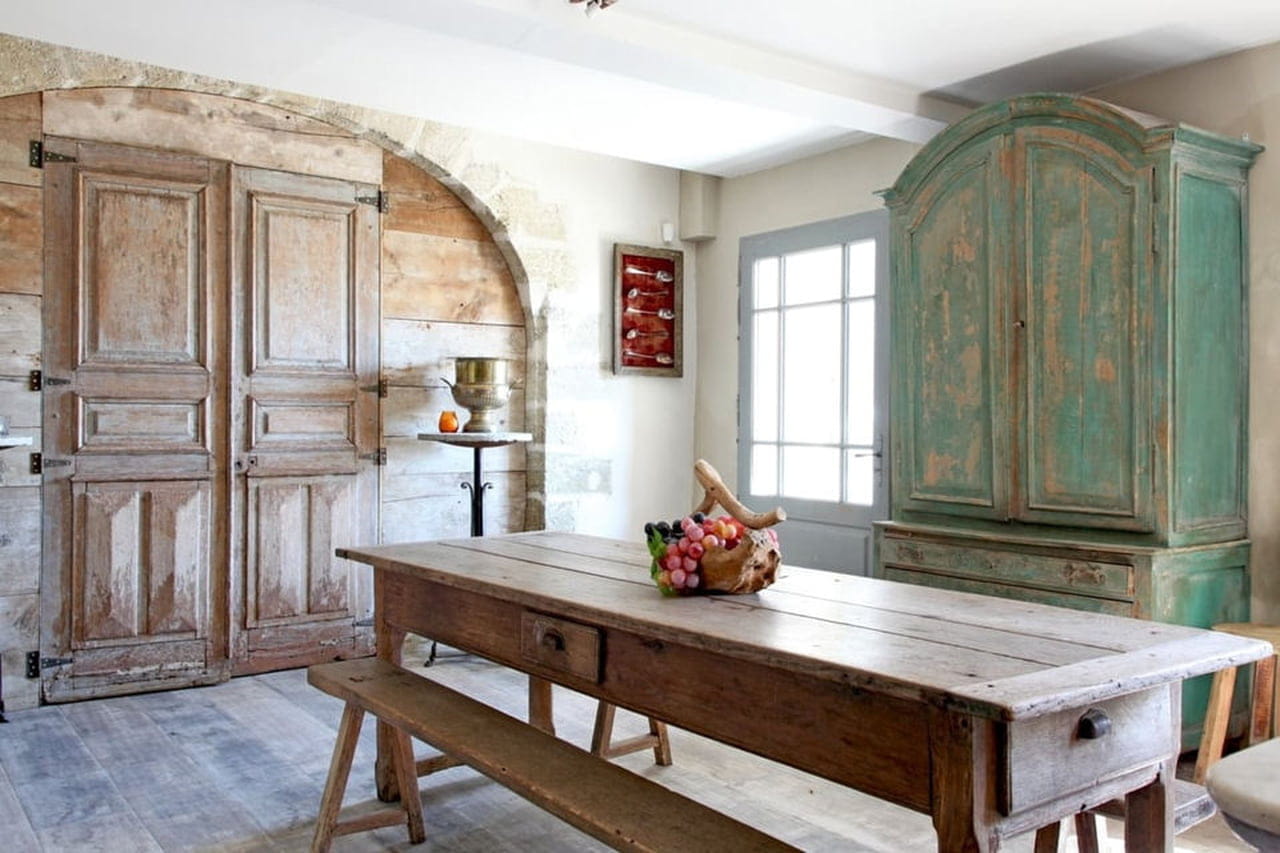erros comuns ao decorar casa de campo em estilo rústico