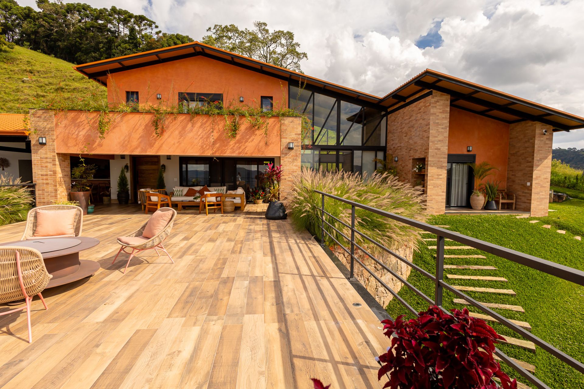 cores de fachada claras vs escuras qual escolher