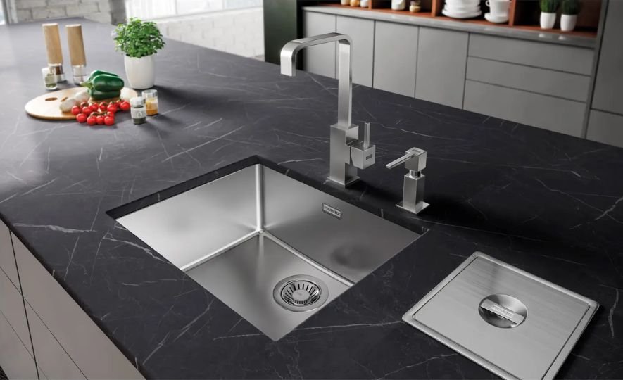 Inox 304 ou 430: Entenda a Diferença e Escolha o Aço Ideal para Sua Cuba