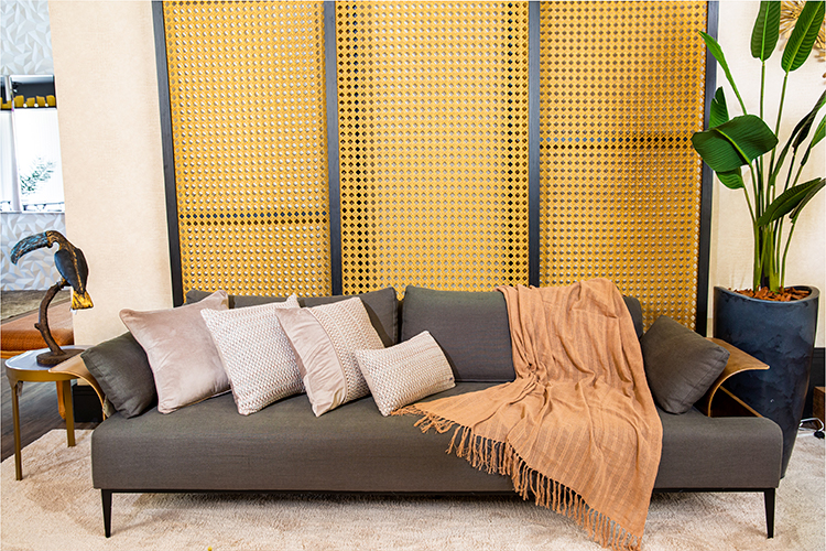 como escolher a manta perfeita para seu sofá