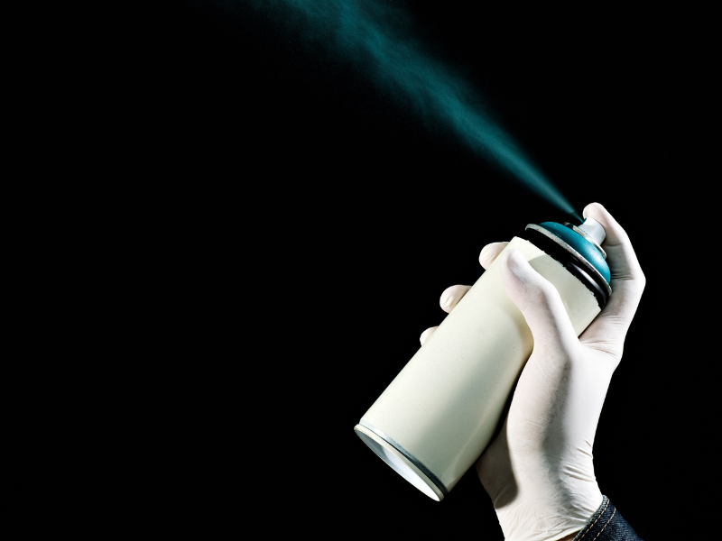 erros comuns ao usar tinta spray em plástico