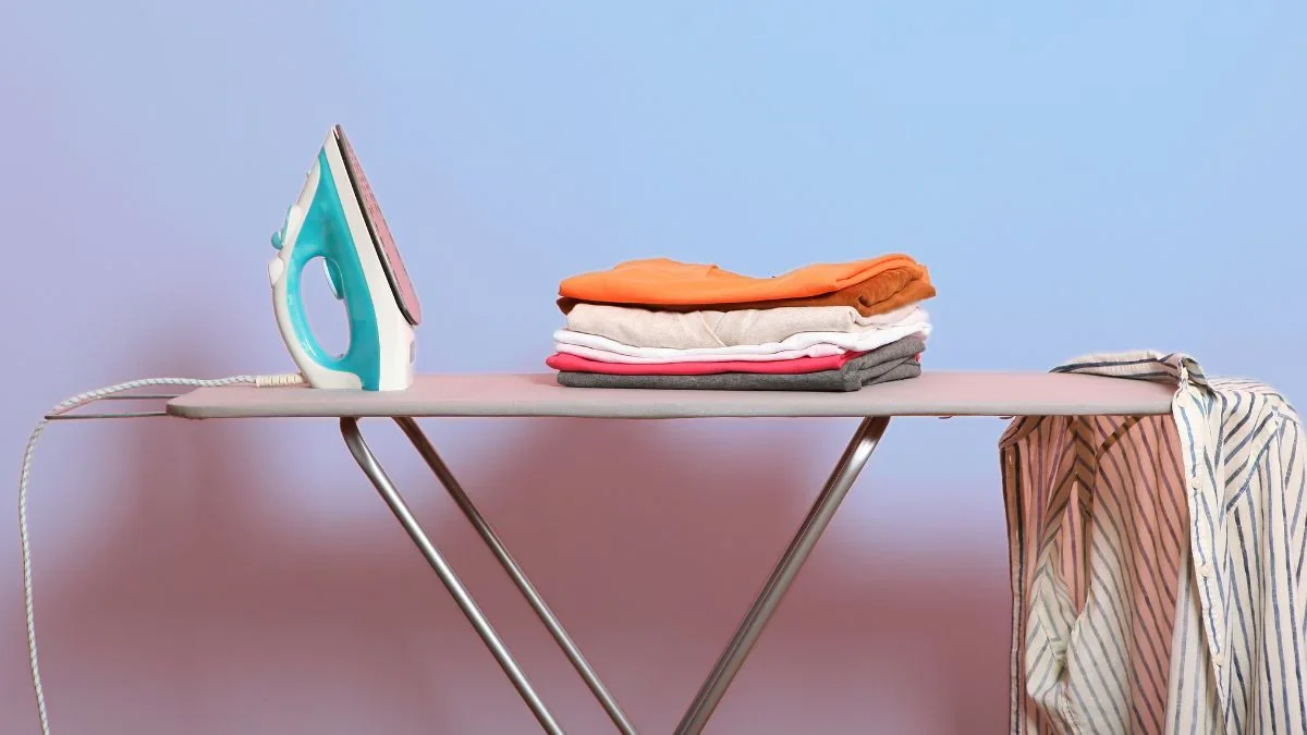 1. Ferro a Vapor vs. Ferro a Seco: Qual a Melhor Escolha para Você?
2. Guia Completo: Como Escolher o Ferro de Passar Roupa Ideal
3. Potência e Vapor: Entenda a Importância para um Ferro Eficiente
4. Durabilidade e Manutenção: Dicas para Conservar seu Ferro de Passar
5. Comparativo: Os Melhores Ferros de Passar Roupa do Mercado