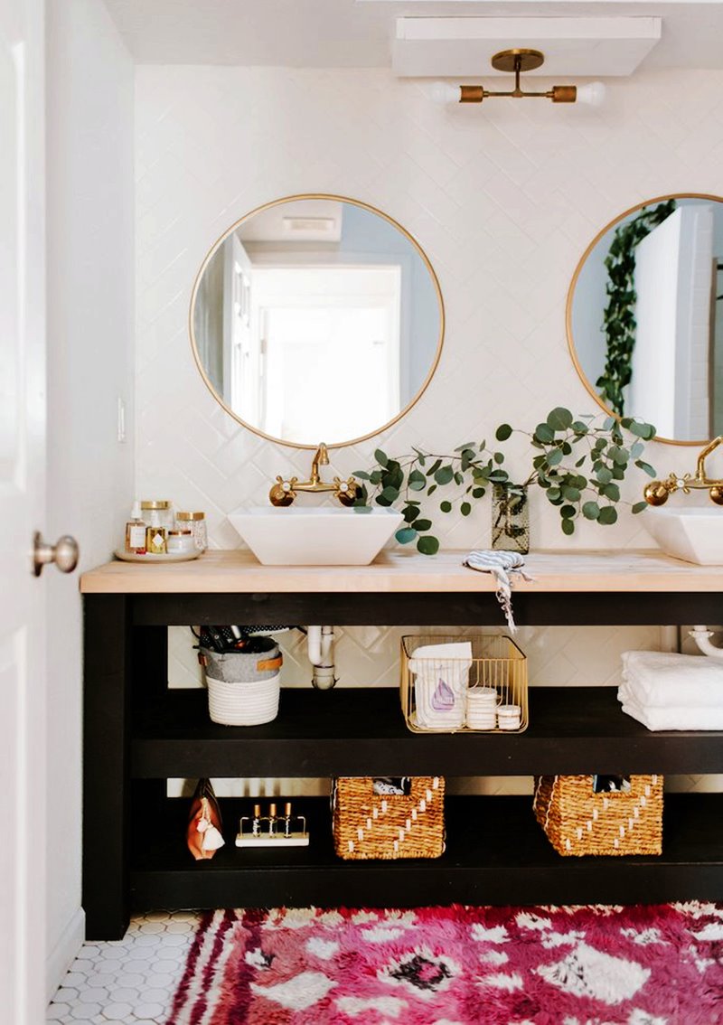 ideias criativas para organizar banheiro pequeno