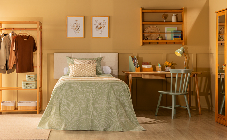 5 dicas para organizar quarto de solteiro pequeno
Como otimizar o espaço em um quarto de solteiro
Guarda-roupa de solteiro: organização e estilo
Decoração funcional para quartos de solteiro
Rotina de organização para manter o quarto arrumado