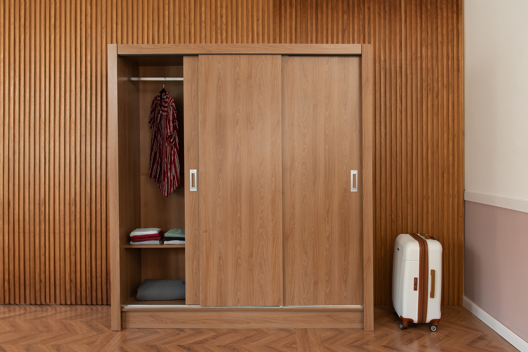 dicas para organizar guarda roupa de casal