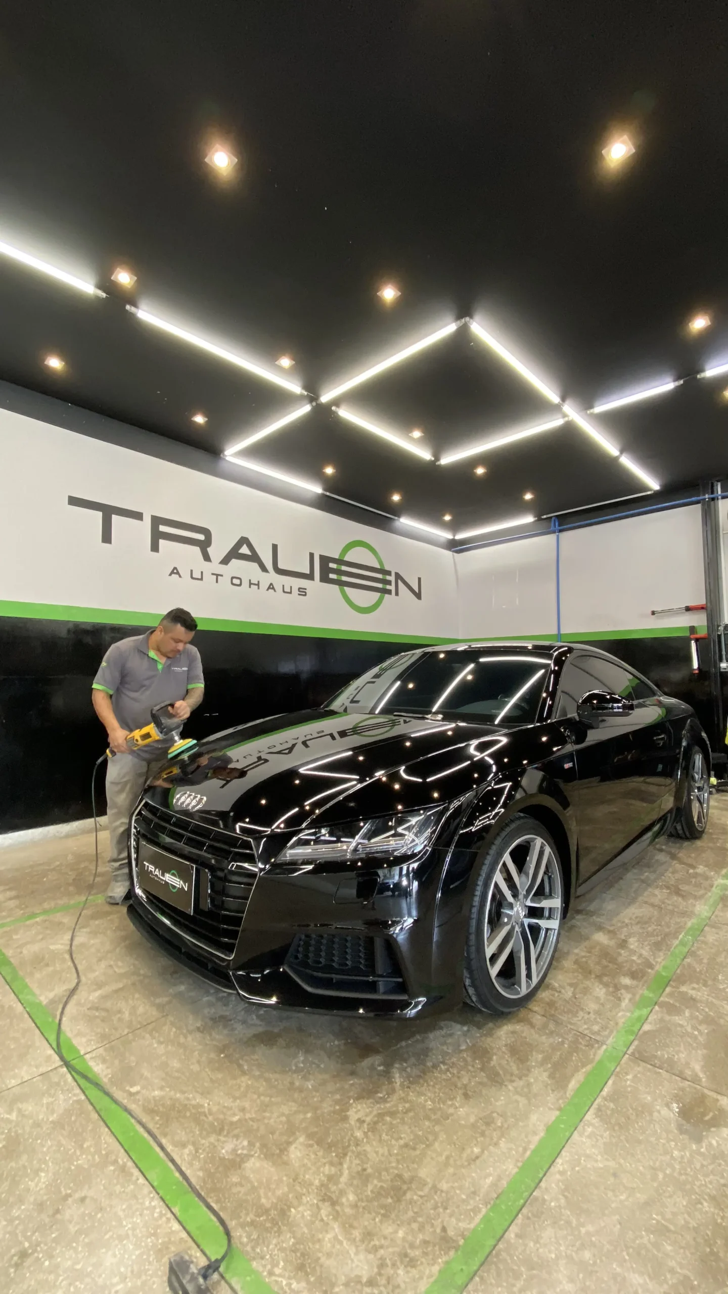 5 ideias de títulos:
1. Guia Completo de Estética Automotiva: Do Básico ao Avançado
2. Os Melhores Serviços de Estética Automotiva para Valorizar seu Carro
3. Como Começar na Estética Automotiva: Dicas para Iniciantes e Profissionais
4. Vitrificação Automotiva: Proteção e Brilho Duradouro para seu Veículo
5. Higienização Interna Profunda: Renove o Interior do seu Carro