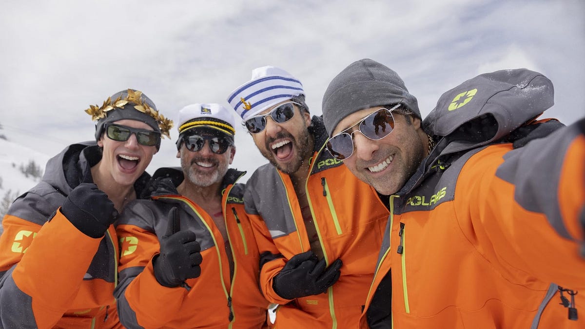 5 ideias de títulos:
1. As Melhores Comédias de Erros para Rir Sem Parar
2. De Clássicos a Modernos: Uma Jornada Pelas Comédias de Erros
3. O Que Define uma Comédia de Erros? Exemplos Icônicos
4. Comédias de Erros Brasileiras: O Charme do Absurdo Nacional
5. Como Mal-entendidos Criam Clássicos do Cinema Cômico