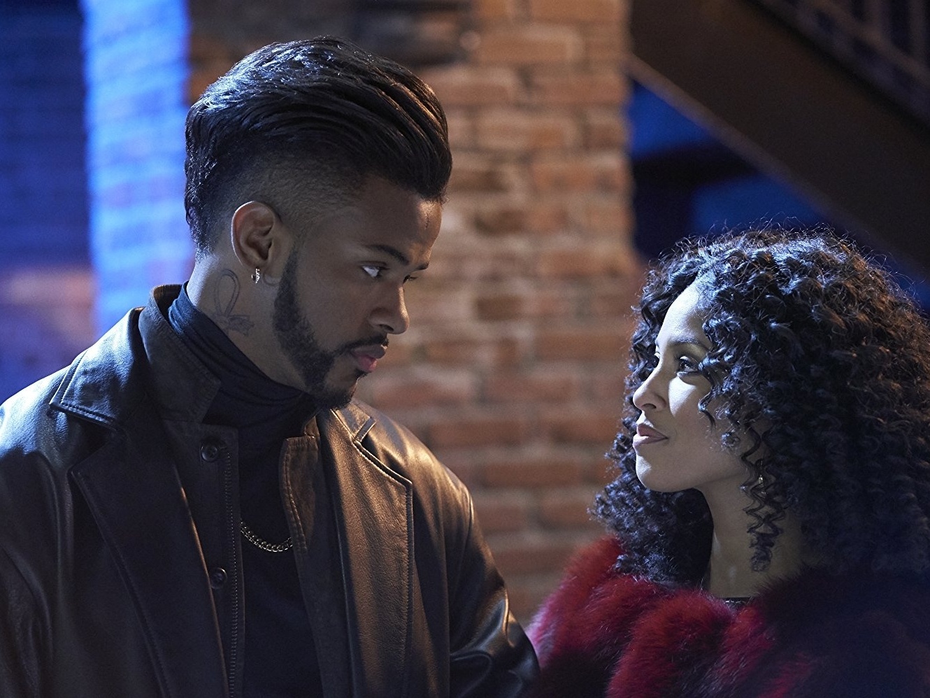 1. Os Melhores Filmes de Comédia Negra para Desafiar o Humor
2. Black Comedies: Celebrando a Cultura e o Protagonismo Negro no Cinema
3. Análise de 'The Blackening: Jogo Mortal': Terror e Comédia com Identidade
4. Como o Humor Negro Transforma o Tabu em Arte Cinematográfica
5. Explorando a Sátira Social em Filmes com Protagonismo Negro