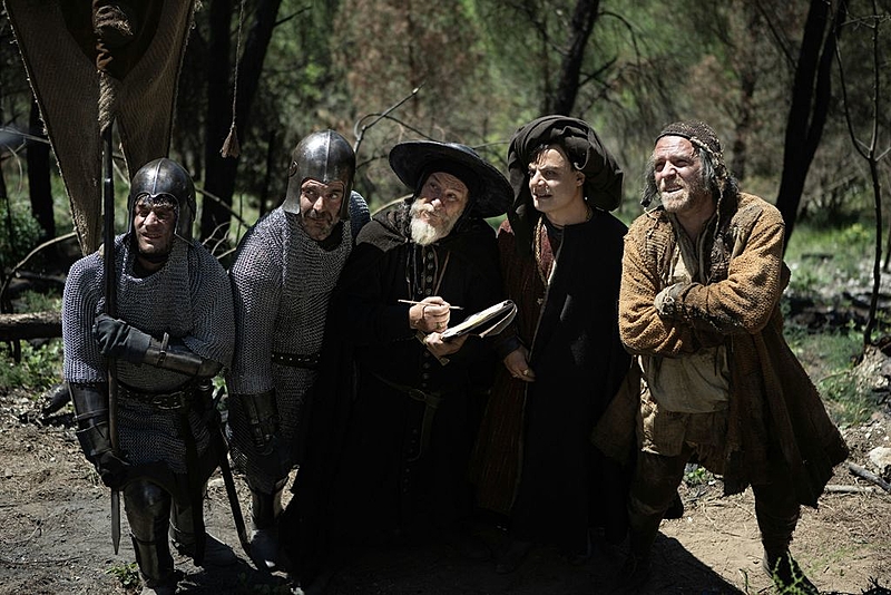 Análise: O Humor Ácido nas Sátiras Corporativas