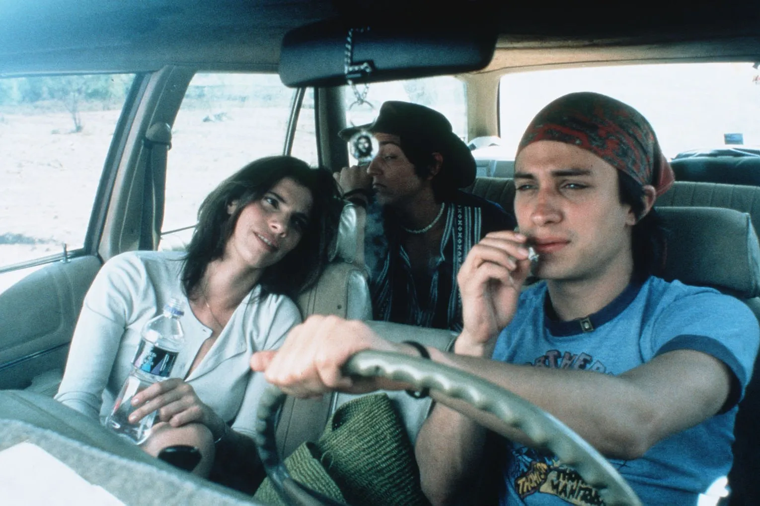 5 ideias de títulos:
1. Os 10 Road Movies Essenciais para sua Próxima Viagem
2. De Clássicos a Contemporâneos: Um Guia Completo de Road Movies
3. Road Movies que Inspiram: Jornadas de Autodescoberta e Aventura
4. A Psicologia da Estrada: Como os Road Movies Moldam Nossos Sonhos
5. Road Movies Brasileiros: Histórias que Cruzam o País