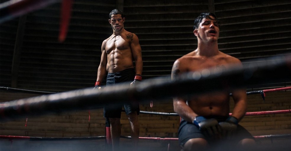 1. Filmes de Futebol Baseados em Fatos Reais: Da Glória à Superação
2. Boxe e Lutas: Histórias Reais de Garra e Determinação no Cinema
3. Corra