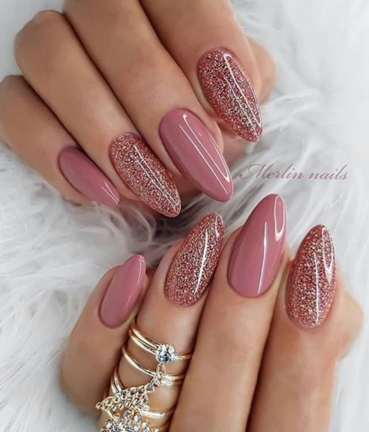 Alongamento de Unhas Stiletto: Fibra de Vidro vs. Gel - Qual o Melhor?