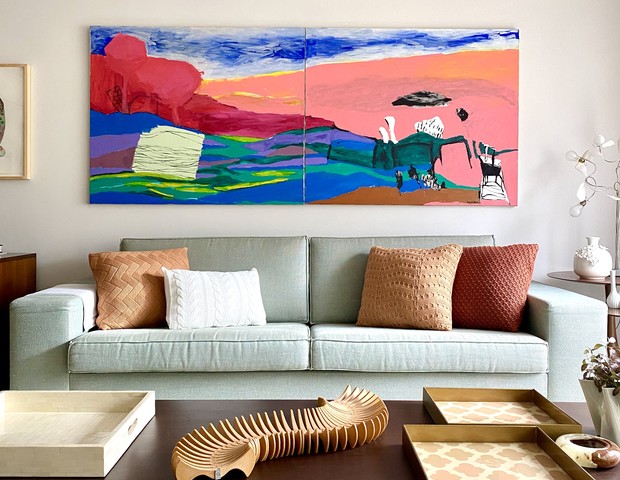 como escolher almofadas coloridas para sofá bege