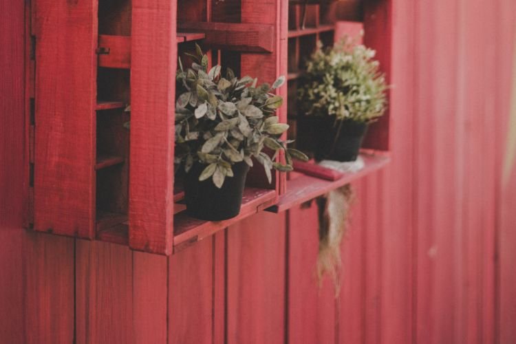 Transforme sua Cozinha com Pallets: Ideias de Organizadores e Prateleiras