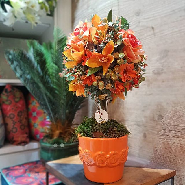 erros comuns ao decorar com plantas artificiais