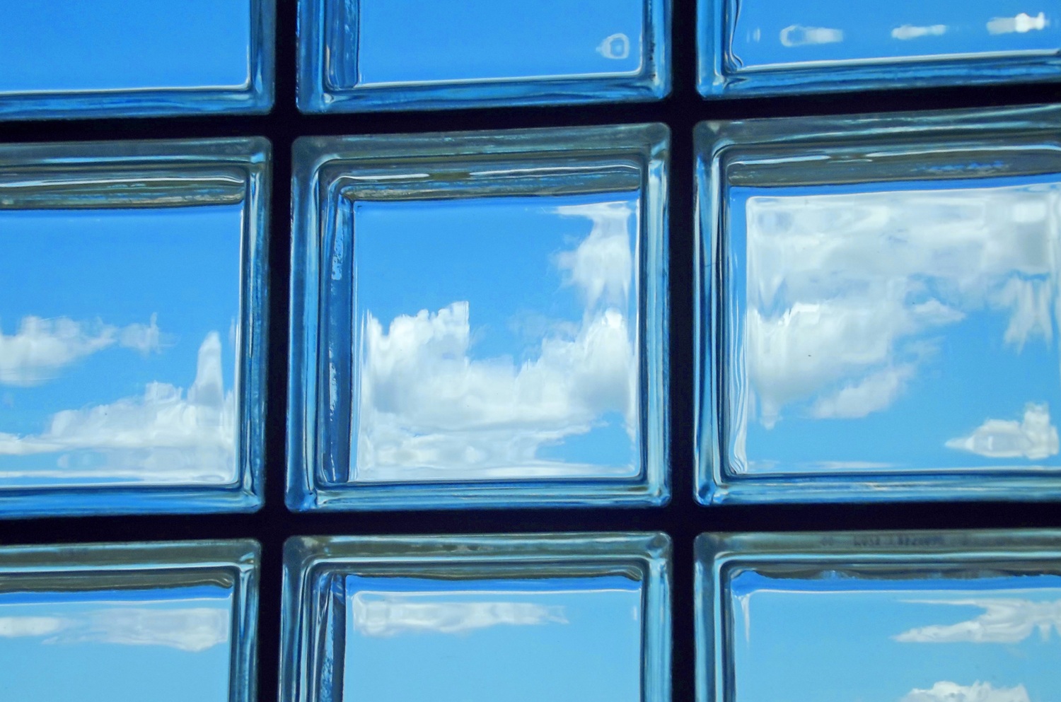 quanto custa instalar tijolos de vidro em uma parede