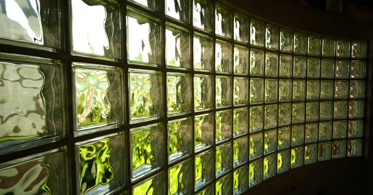 ideias de decoração com tijolos de vidro